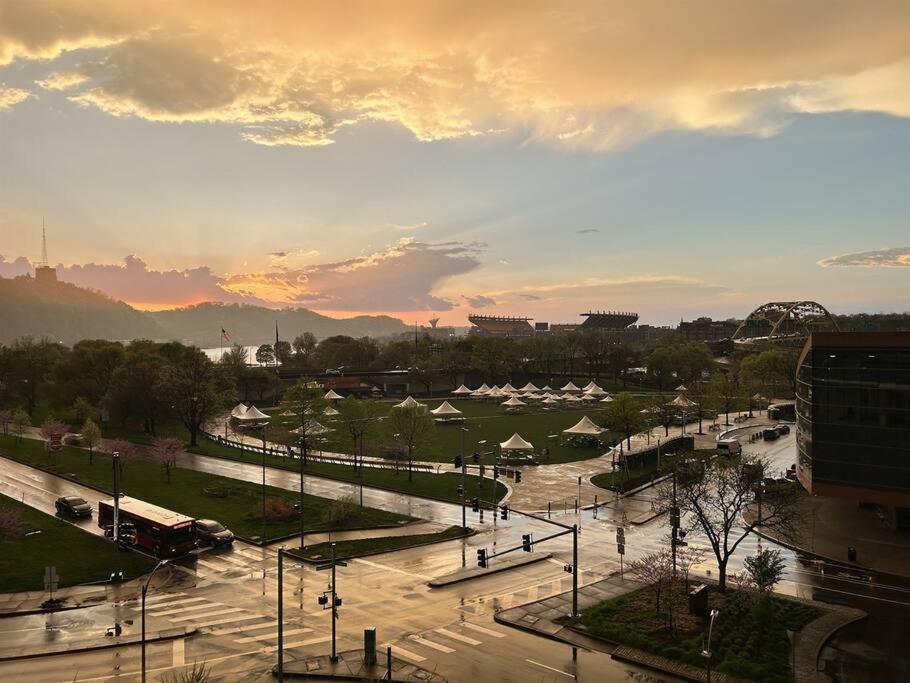 Sweeping Stadium Views Wonderfully Located 24-7 Parking Gym Lounge Pittsburgh Exterior photo