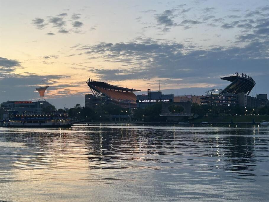 Sweeping Stadium Views Wonderfully Located 24-7 Parking Gym Lounge Pittsburgh Exterior photo