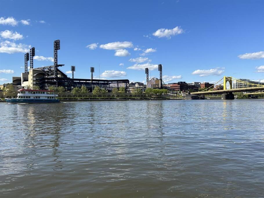 Sweeping Stadium Views Wonderfully Located 24-7 Parking Gym Lounge Pittsburgh Exterior photo