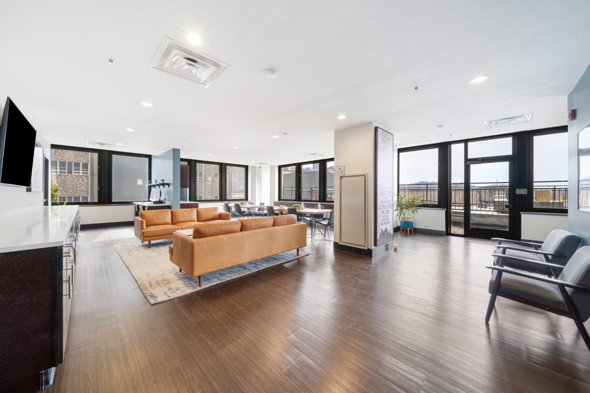 Sweeping Stadium Views Wonderfully Located 24-7 Parking Gym Lounge Pittsburgh Exterior photo